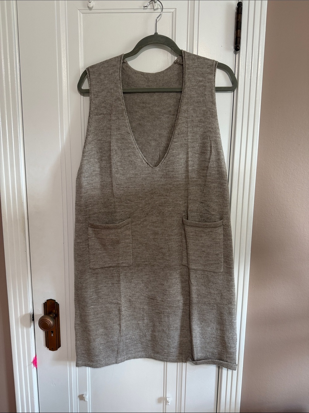 Sleeveless V-Neck Knit Tunic in Taupe